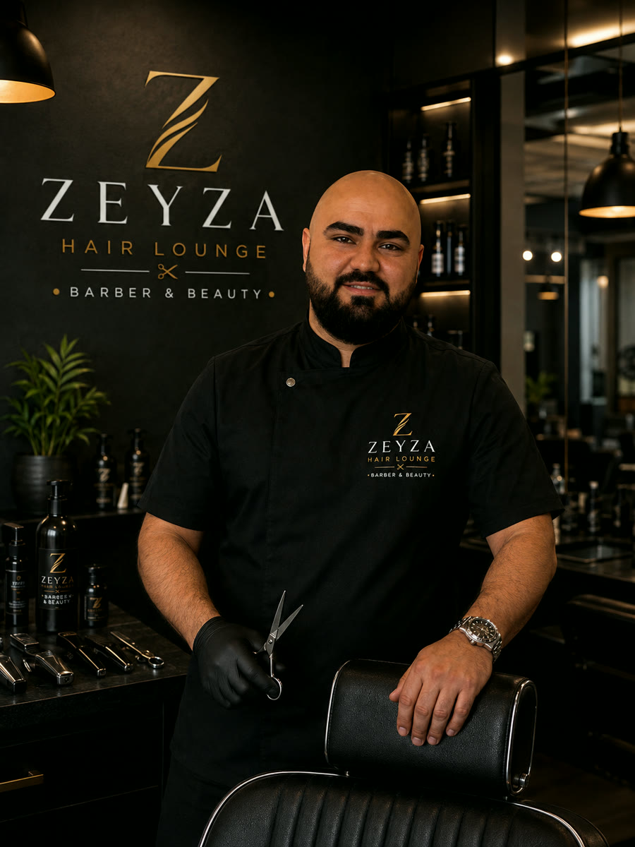Gokhan van Zeyza Hairlounge in de salon