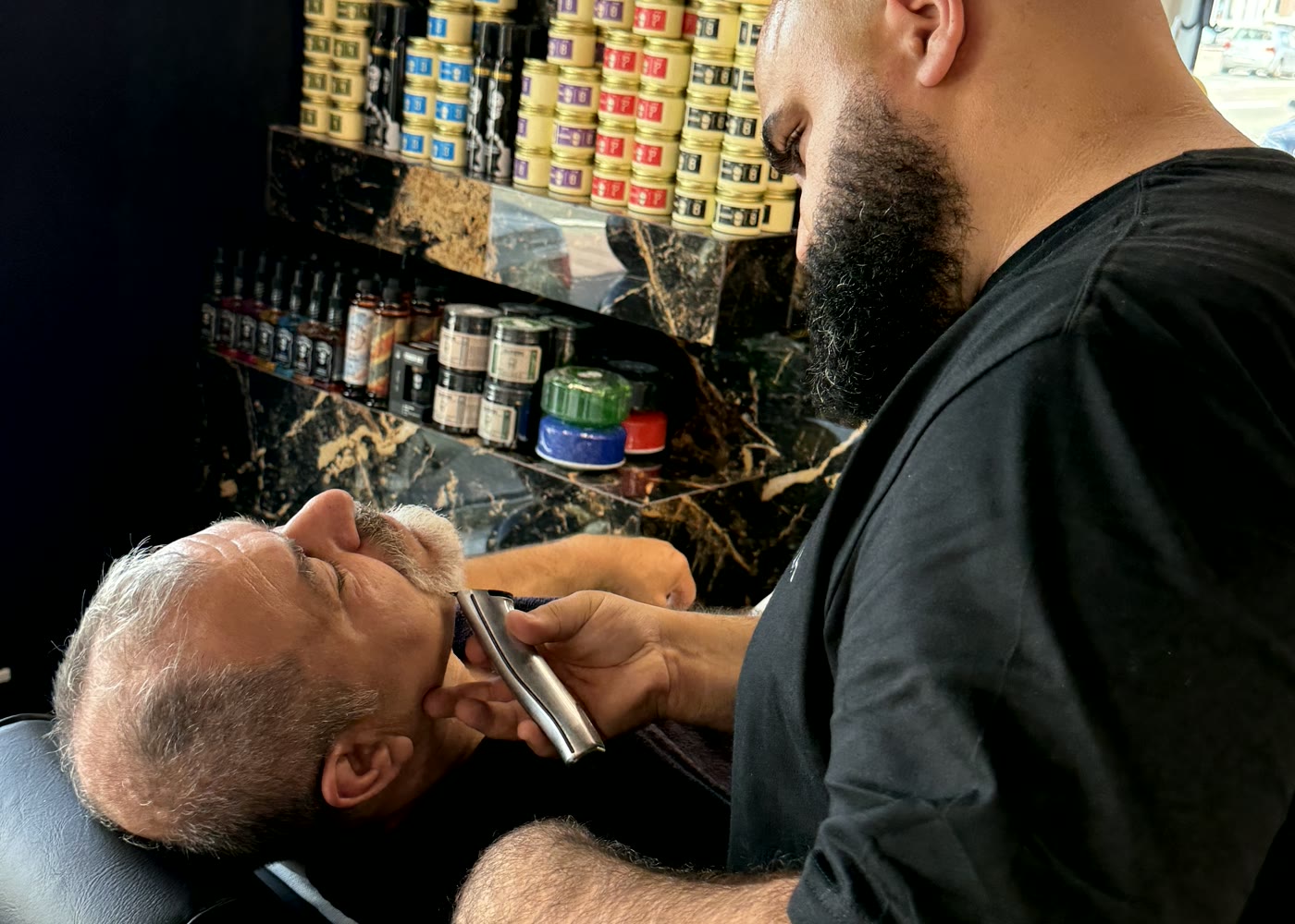 Herenbehandeling en baardverzorging bij Zeyza Hairlounge